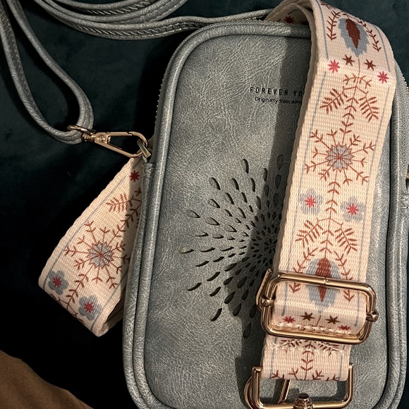 COPY - 100% Vegan Leather Crossbody - Picture 2 of 4